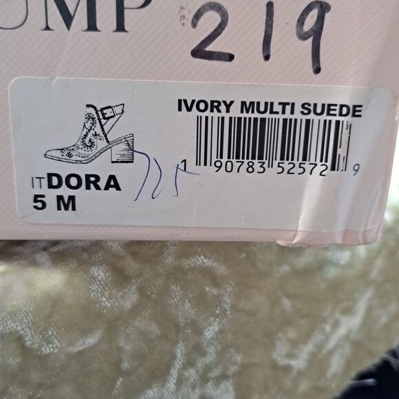 Ivanka Trump Womens Dora Block-Heel Booties NWB - Picture 8 of 8